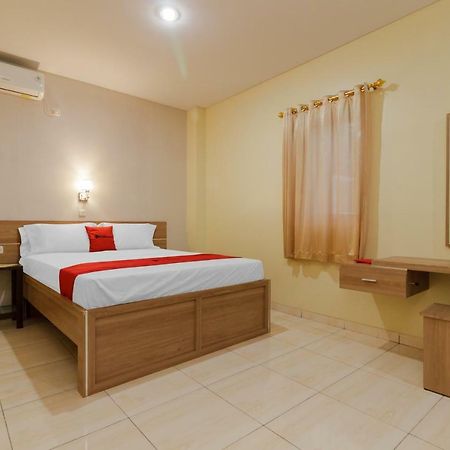 Hotel Reddoorz Plus Near Pantai Malalayang Manado Exteriér fotografie